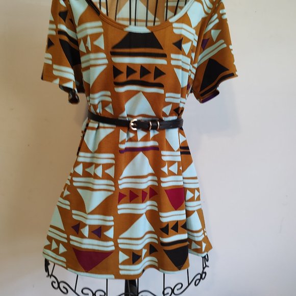 LuLaRoe Tunic (Classic Tee) - Picture 1 of 6